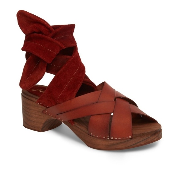 Beautiful Free People Wrap Clogs - Picture 3 of 4